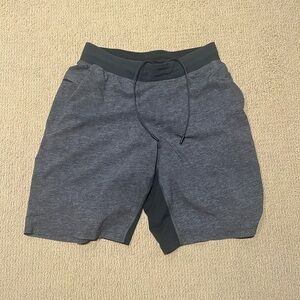 LuluLemon Men’s Grey Shorts Medium